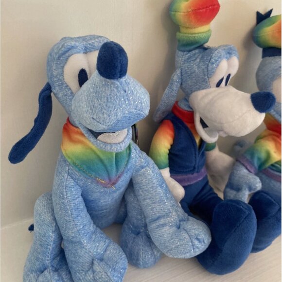 Disney Rainbow Collection Set of 4 Pride Plush Donald Daisy Goofy Pluto - Picture 3 of 6